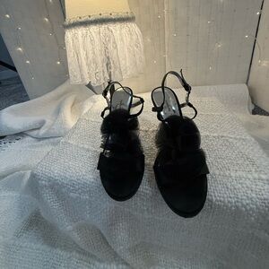 Jacqueline Ferrar Black Feathered Sandals